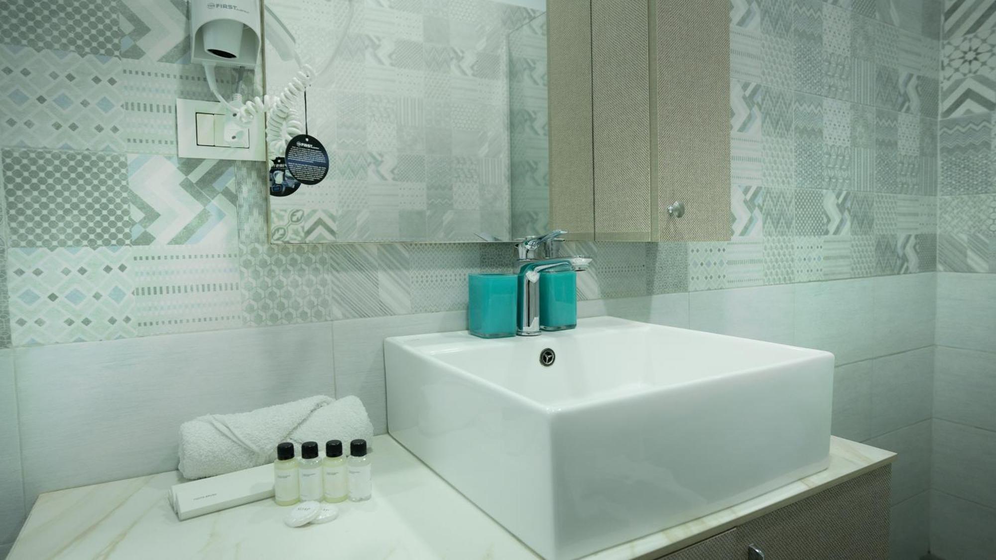 Gent'S Inn Durres Ngoại thất bức ảnh
